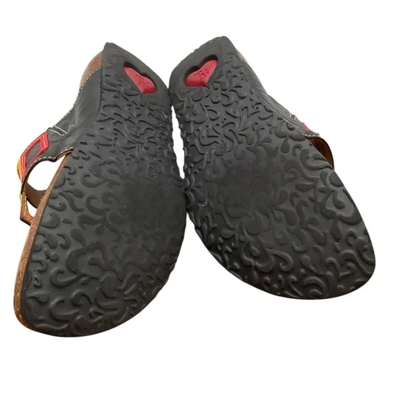 Think! Colorful Geometric Sandals size 6 - Picture 9 of 9